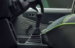 Kia Pride EV gear shift